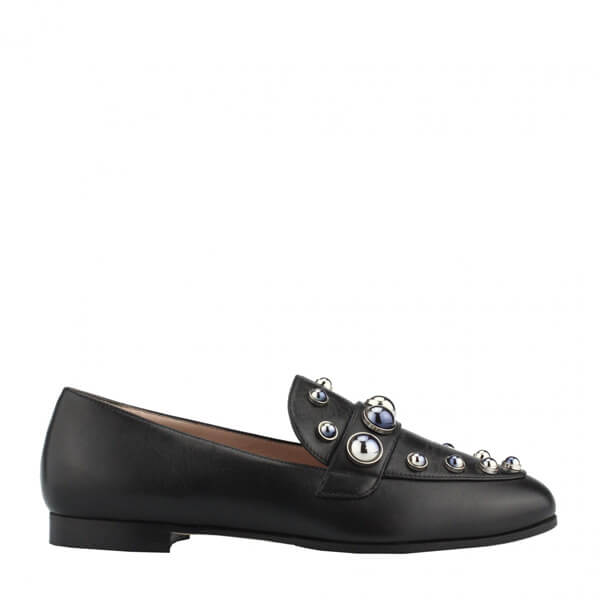 Mocassino nero in pelle con borchie e perline